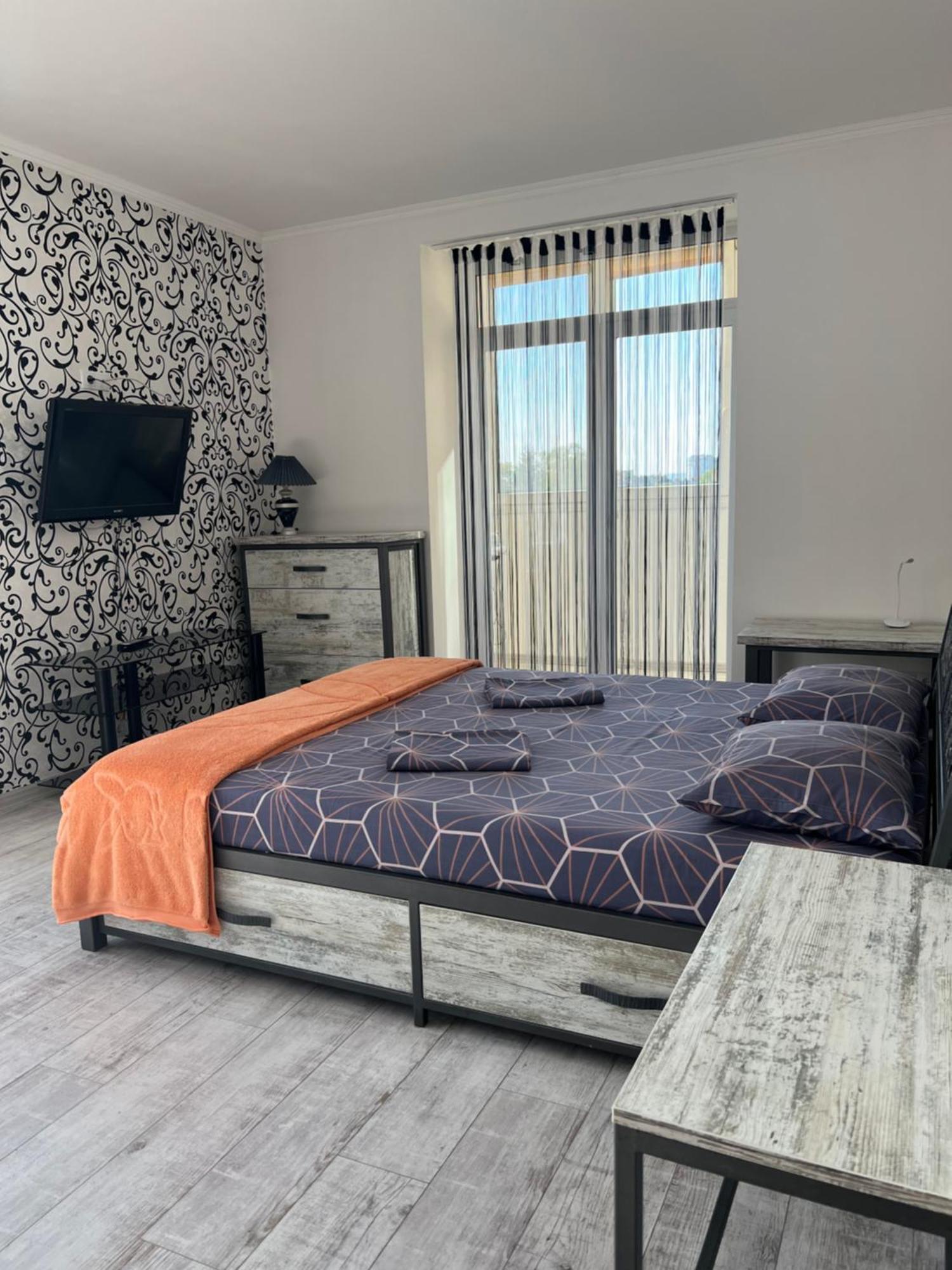 Home In Center With Jacuzzi Ivano Frankivsk Bagian luar foto