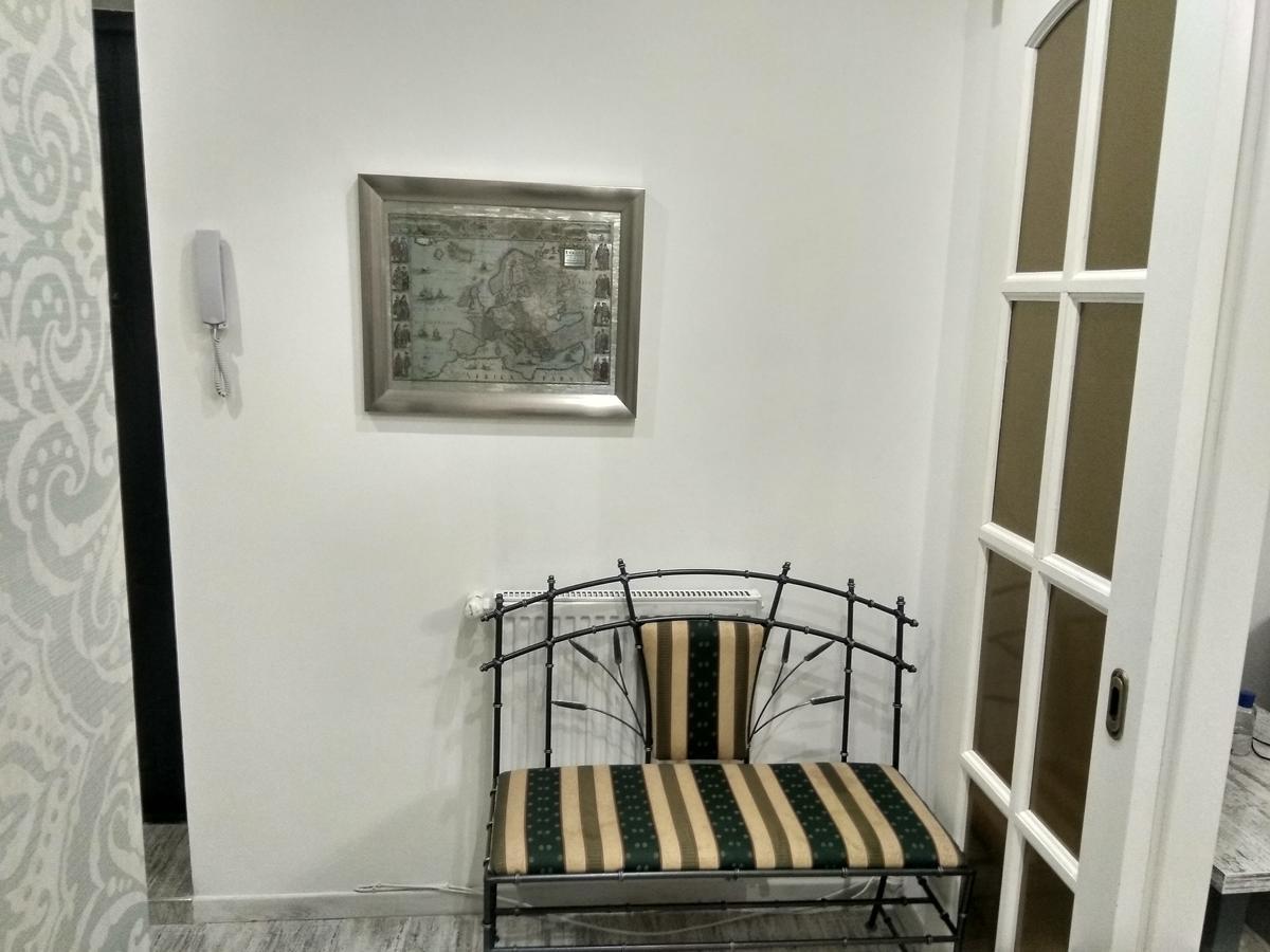 Home In Center With Jacuzzi Ivano Frankivsk Bagian luar foto