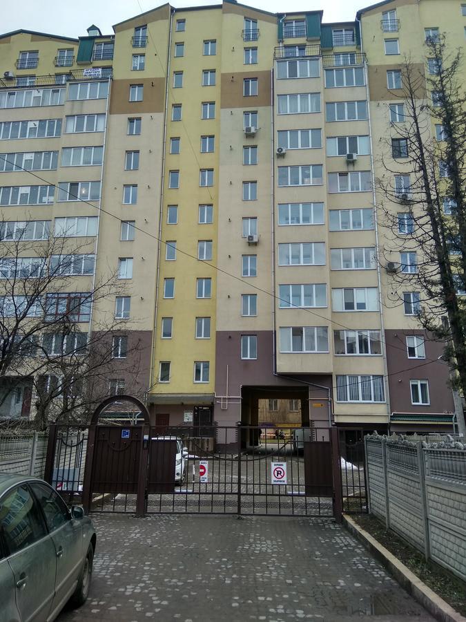 Home In Center With Jacuzzi Ivano Frankivsk Bagian luar foto